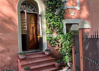 Porzione di Casa In Vendita a Bologna