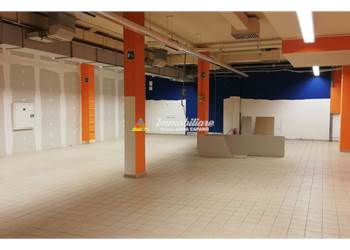 Commercial Premises / Showrooms for Sale in Bologna